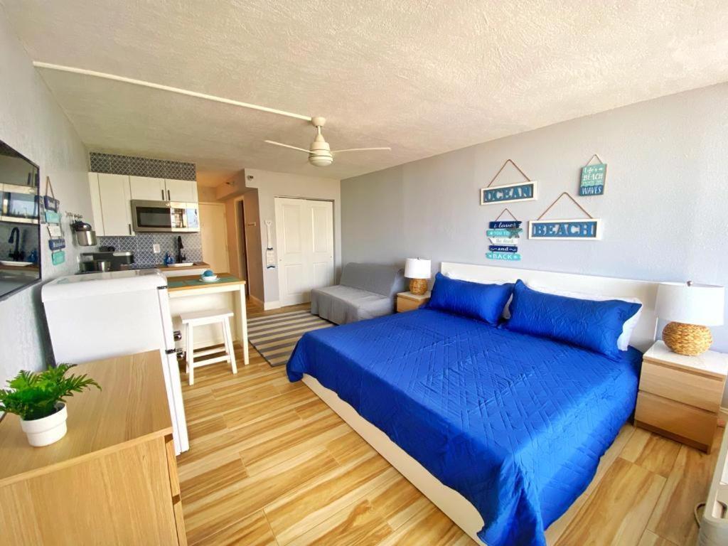 Castaways Resort Studios Daytona Beach Exterior photo
