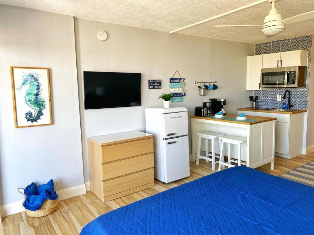 Castaways Resort Studios Daytona Beach Exterior photo